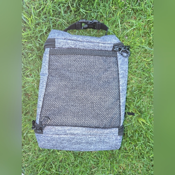 Adidas Portable Lunch Bag Insulated Cooler w/ Handle School Work Bag Gray Clean - Picture 2 of 6